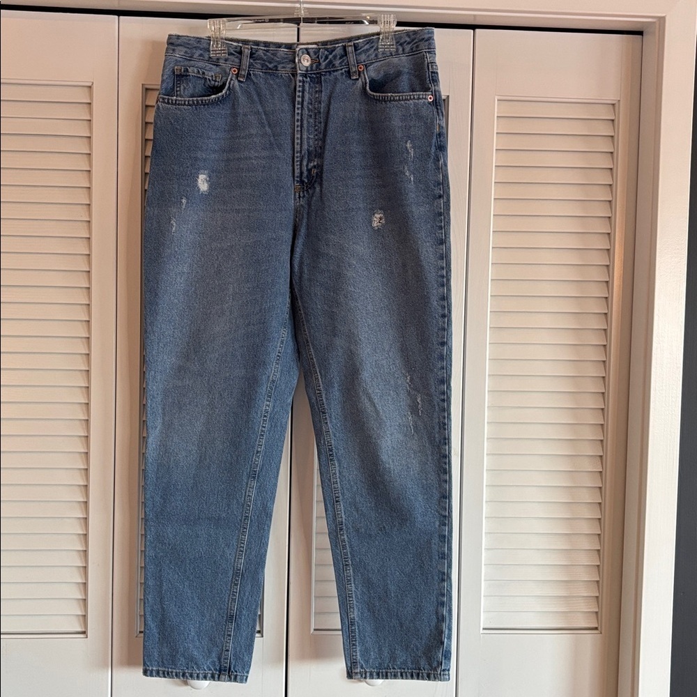 BDG Mom High-Rise Jeans Urban Outfitters Women’s Blue Denim Distressed Size 32